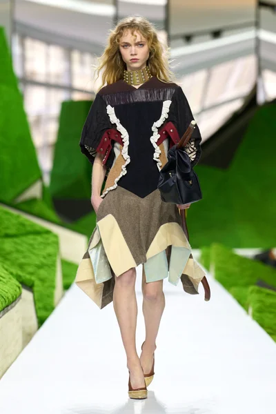 Look 5
